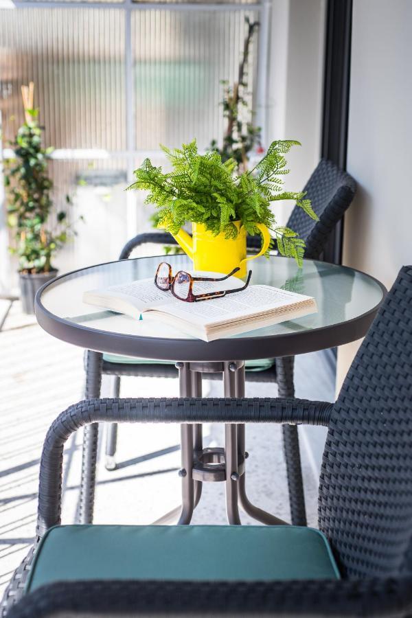 The Olive Tree Apartment เอเธนส์ ภายนอก รูปภาพ